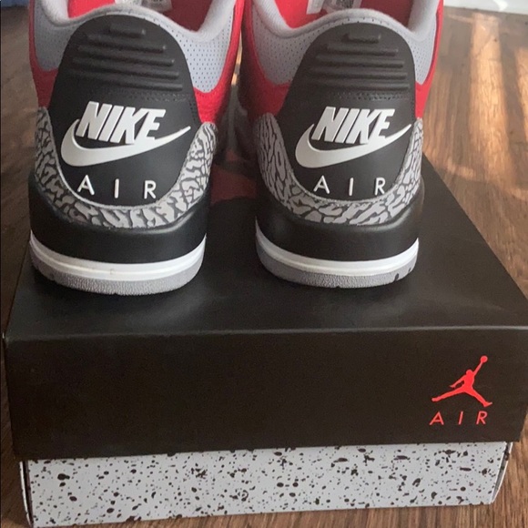 Air Jordan 3 Retro GS
“Red Cement/Unite” - Picture 5 of 5